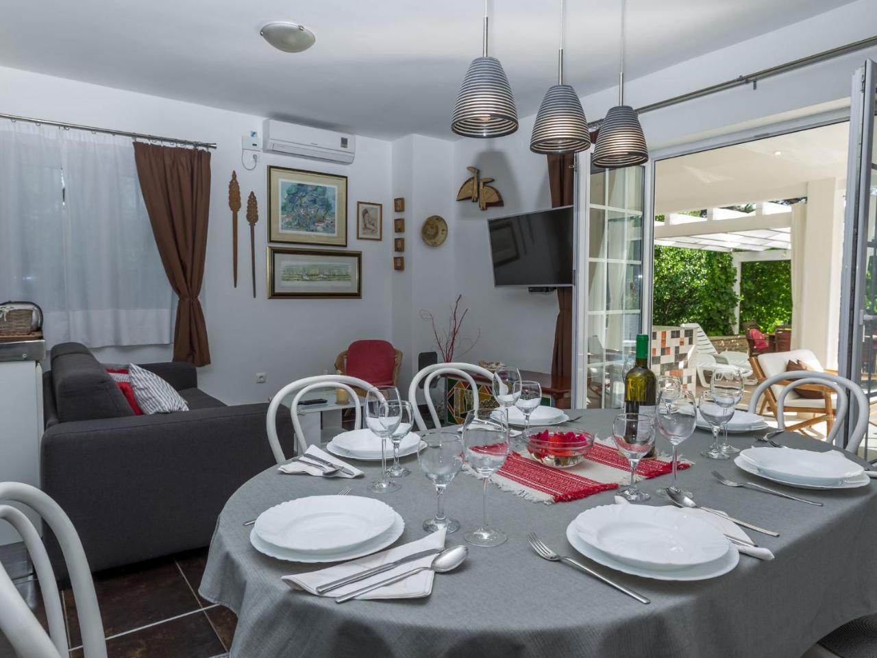 Spacious Holiday Home In Molat With Pool Brgulje Exterior foto
