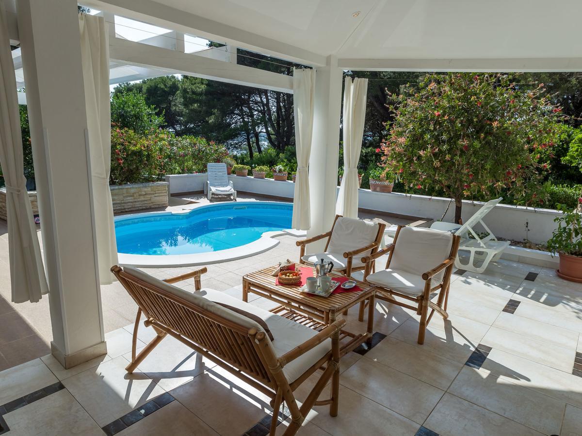 Spacious Holiday Home In Molat With Pool Brgulje Exterior foto
